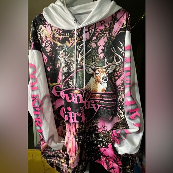 Country girl camo hoodie - Picture 1 of 4